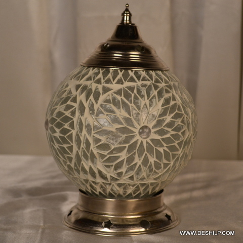 Black & White Mosaic Table Lamp Design: Modern Art