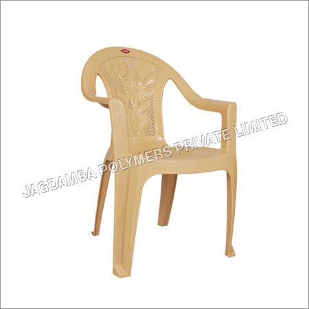 रंगीन प्लास्टिक कुर्सी