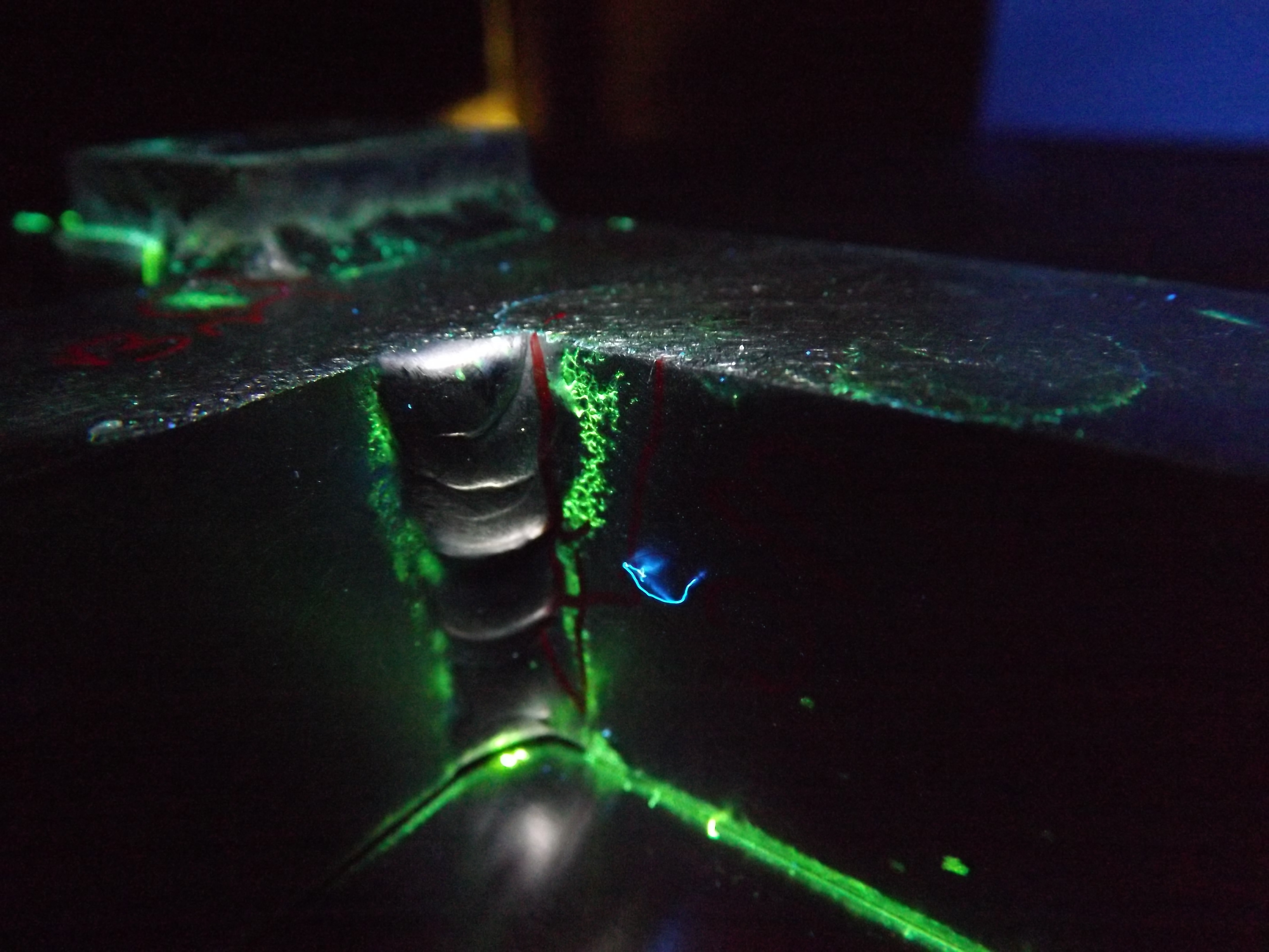 Liquid Penetrant Testing - Ferrous Metal, 2 To 3 Hour Duration , Non-destructive Surface Inspection For Cracks And Discontinuities