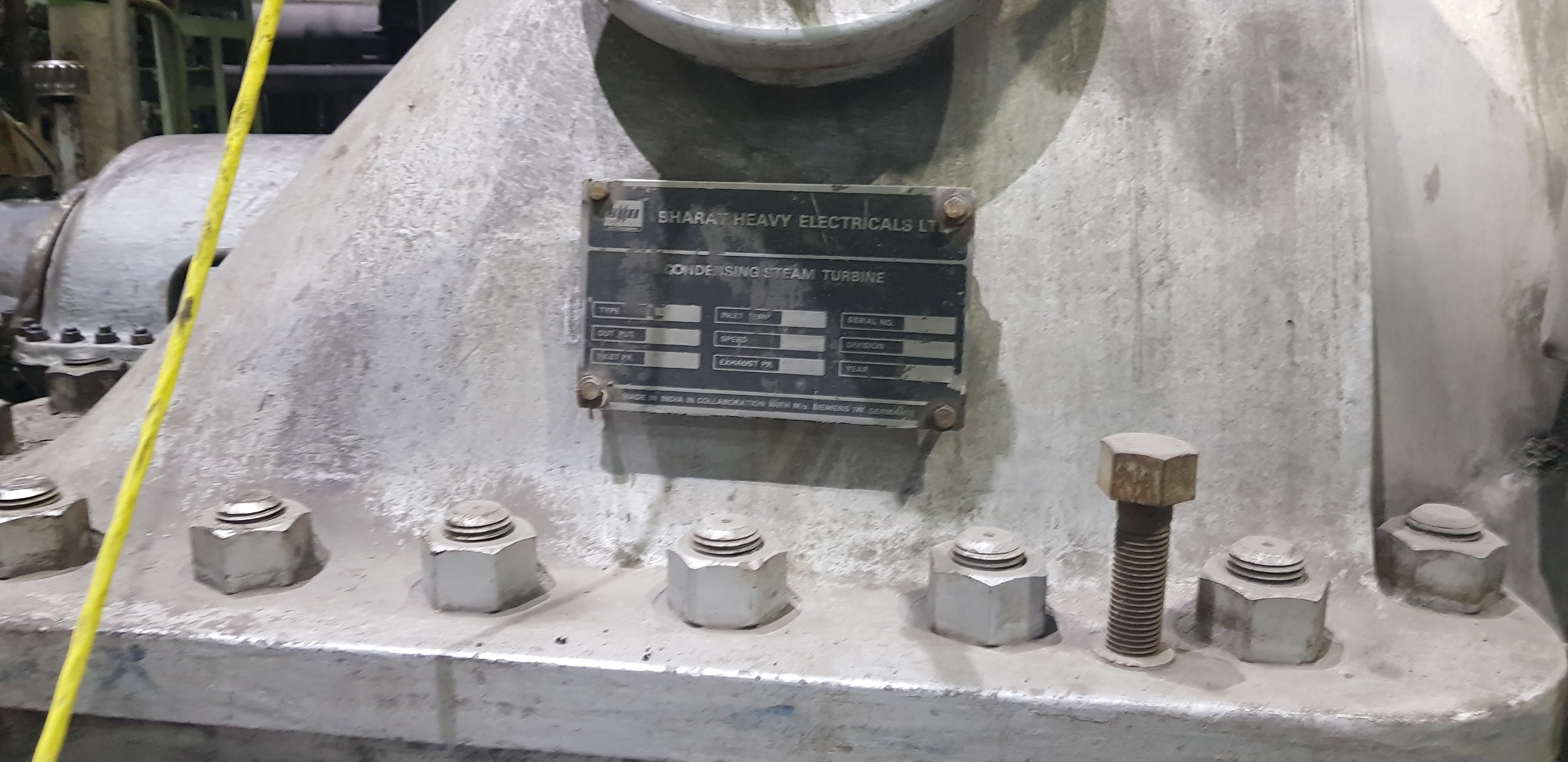 Online Condenser Helium Leak Testing