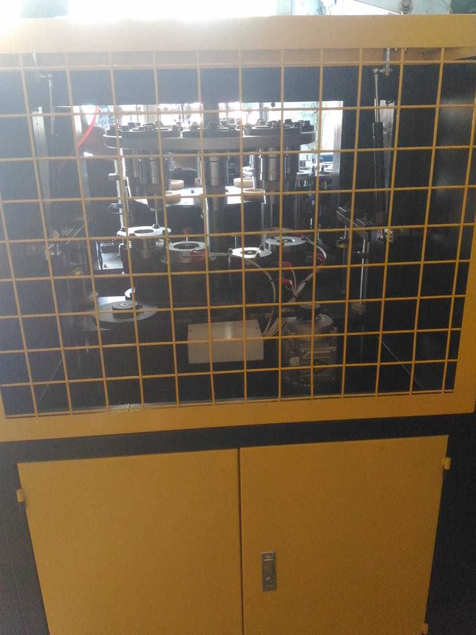 Yellow And Black Fully Automatic Paper Glass Making Machine