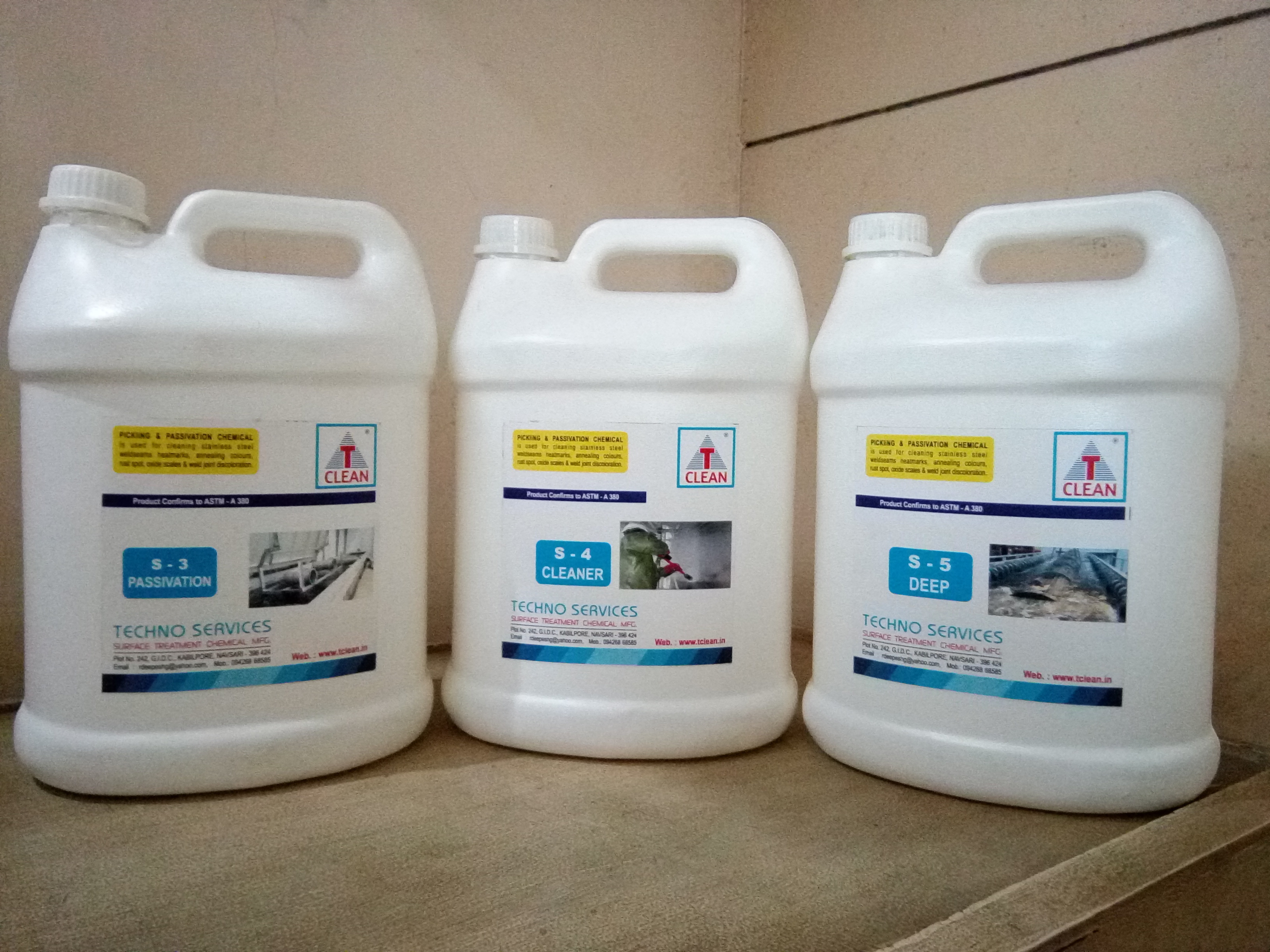Passivation Cleaner - Industrial Grade Liquid For Heavy Fabrication, 98% Pure, Water Soluble, Room Temperature Melting & Boiling Point, Sour Taste, Effective Metal Surface Treatment