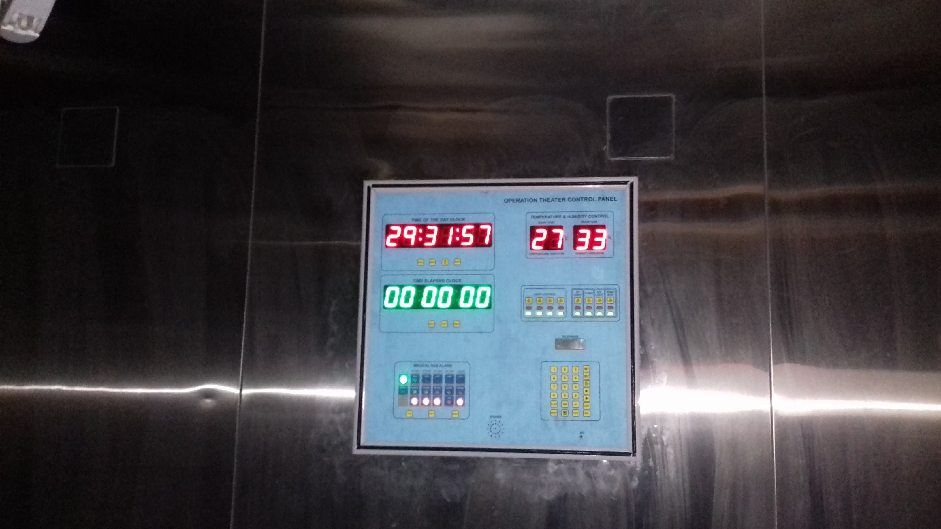 Hospital Operation Theatre Control Panel - Iron, 600x600x80 Mm | 230v Ac, Wall Mounted, User-friendly Design