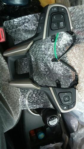 ABS प्लास्टिक काला इनोवा क्रिस्टल स्टीयरिंग नियंत्रण