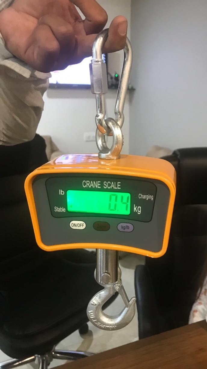 Digital Hanging Scale Accuracy: 10gm To 50gm Gm