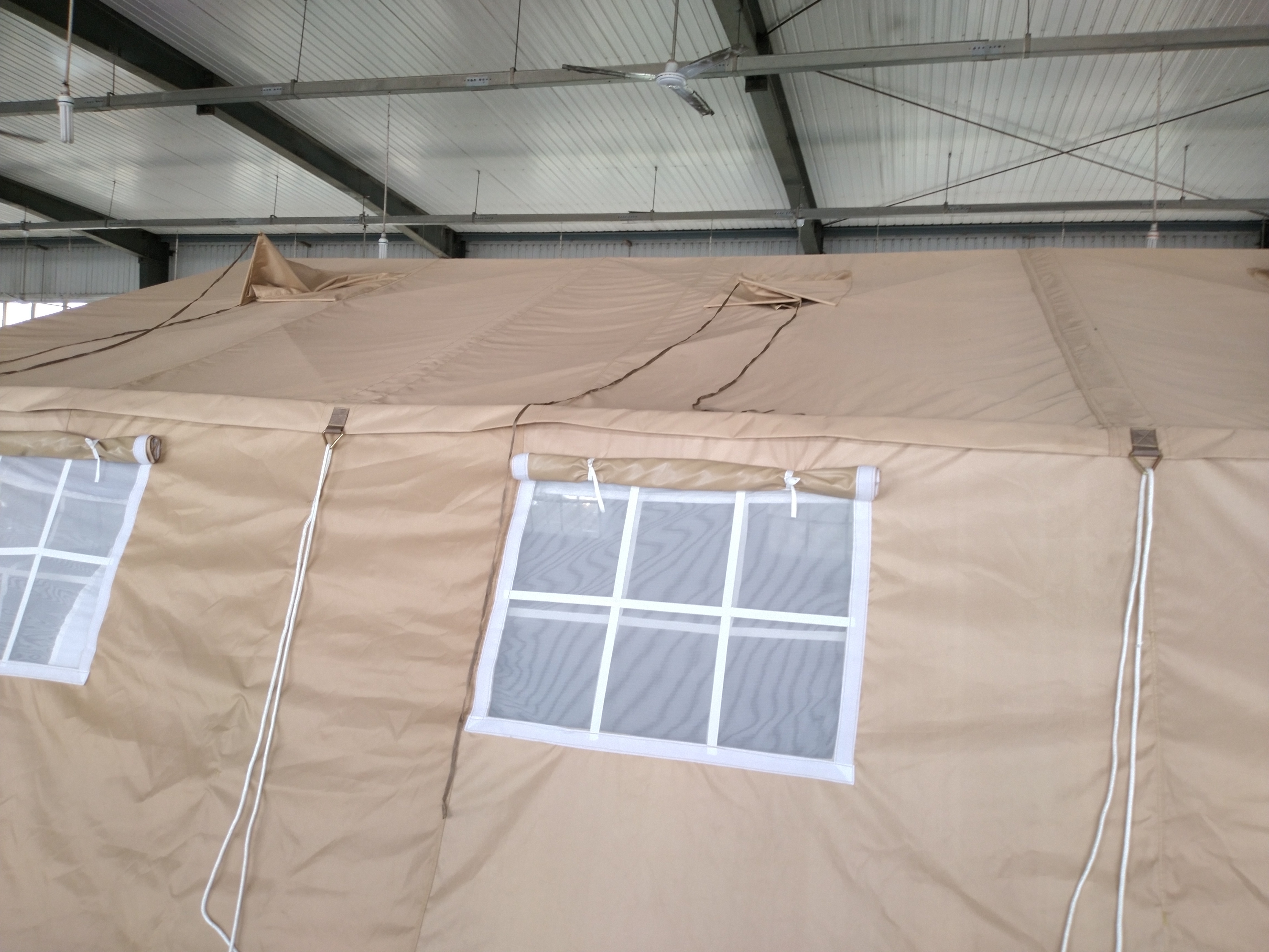 Uae Army Khaki Waterproof Military Relief Tent Size: 6x8meter