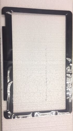 लैपटॉप बेजल्स