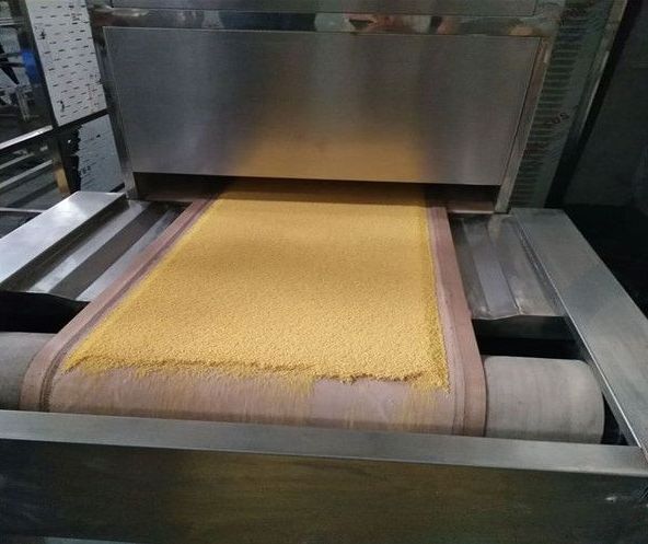 Tunnel Conveyor Microwave Drying Sterilization Machine For Noodles Chamber Thickness: 1.5 Millimeter (Mm)