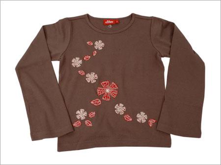 महिलाओं की टी-शर्ट