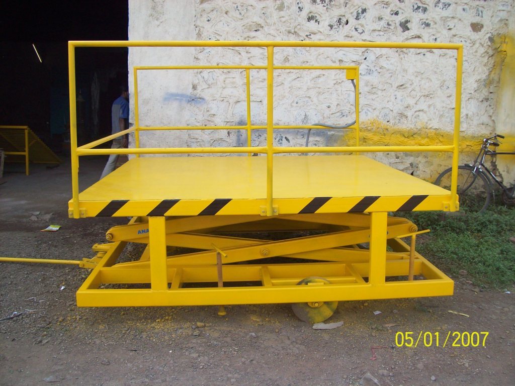 Hydraulic Lift - Superior Grade Metal Alloys, Easy Installation, Durable Finish Standards, Negligible Maintenance, Longer Service Life, 1-year Warranty