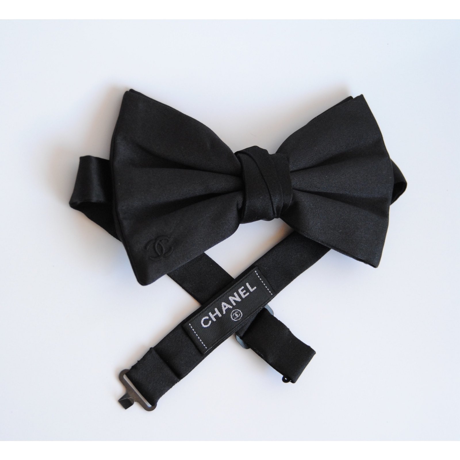 Adjustable Bow Tie - 100% Silk, Standard Size 1.5-18 Inches, Available In All Colors | Unisex Design, Handmade Thai Silk, Perfect For Weddings And Parties