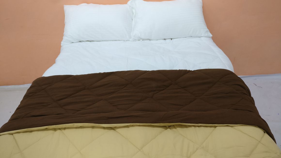 Reversible Comforter - 100% Cotton & Polycot Blend, King Size | Customised Pattern Options In Satin Stripes, Dobby Designs, And Jacquards