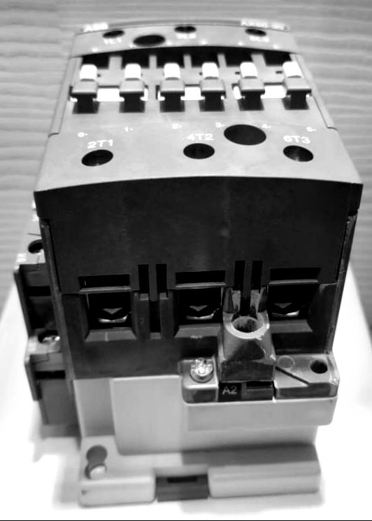 Circuit Breaker - 2000 Ampere, 3 Pole, 415 Volt, 65ka Short Circuit Breaking Current | Three Phase, Automatic Circuit Protection Device