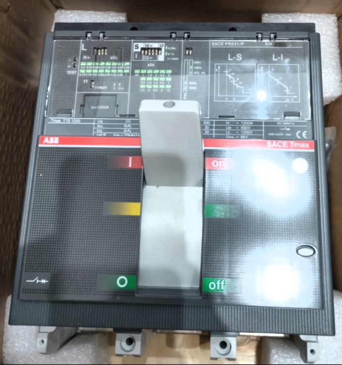 Circuit Breaker - 2000 Ampere, 3 Pole, 415 Volt, 65ka Short Circuit Breaking Current | Three Phase, Automatic Circuit Protection Device