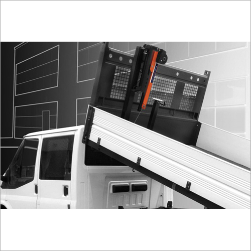 Modern Technology Van Mounted Swinglift