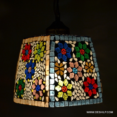 मल्टीकलर स्क्वायर ग्लास मोज़ेक वॉल हैंगिंग