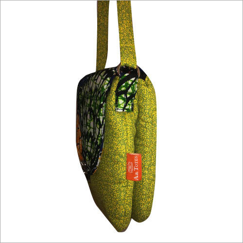 महिलाओं का डिज़ाइनर स्लिंग बैग