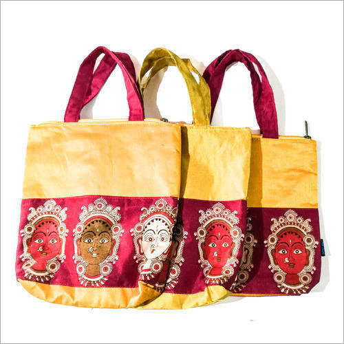 महिलाओं का रेशमी तंबुला कंधे का बैग