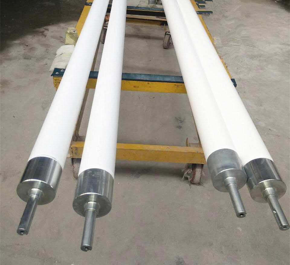 Fused Silica Ceramic Roller Used In Glass Tempering Furnace To Transport The Glass