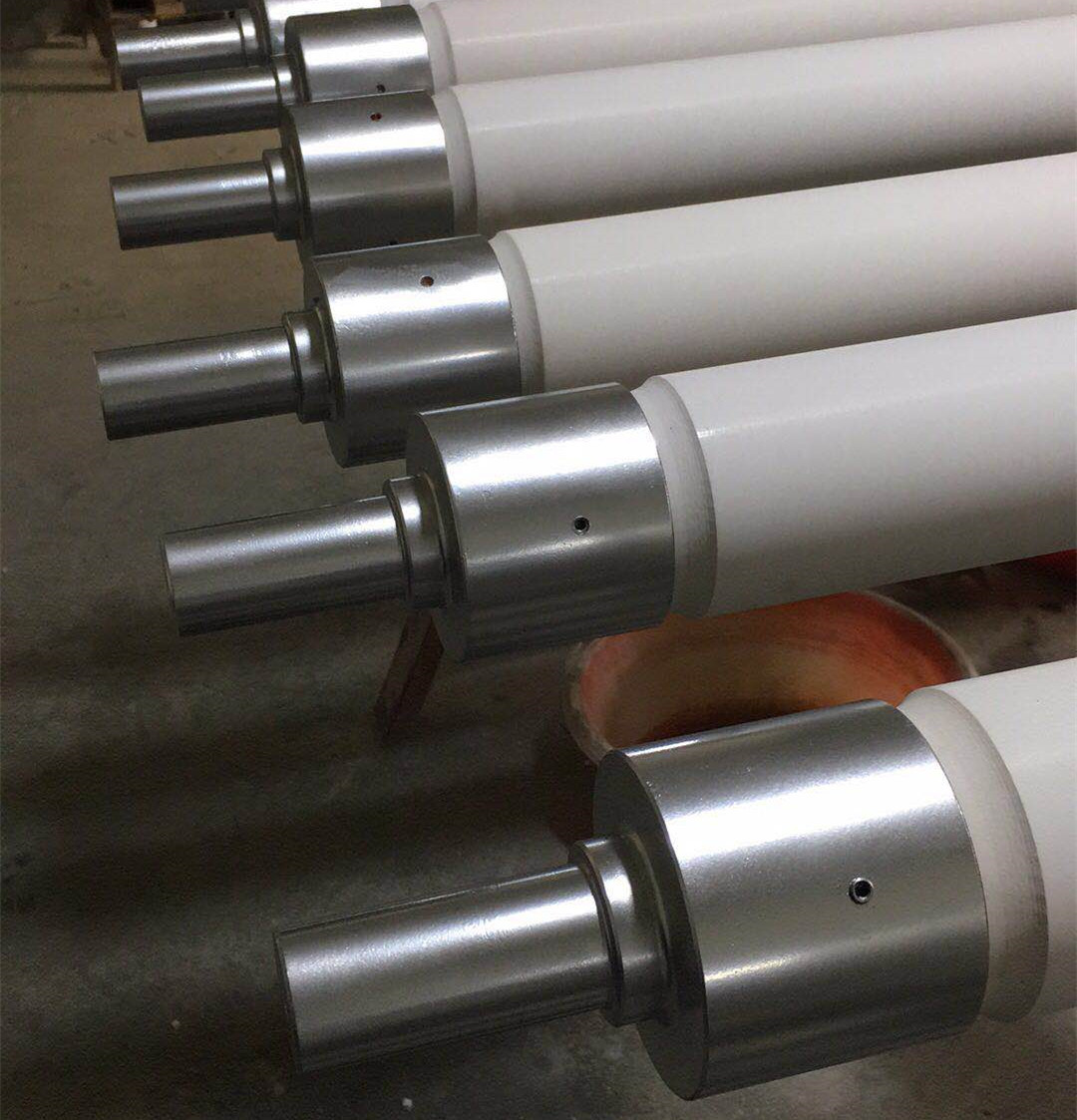Fused Silica Ceramic Roller Used In Glass Tempering Furnace To Transport The Glass