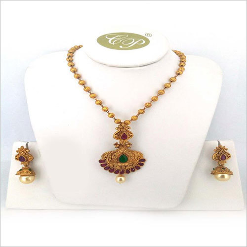 लाल हरा पेंडेंट सेट