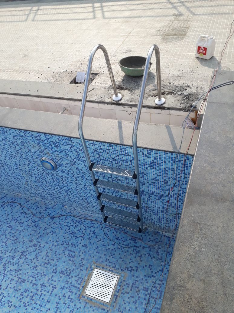 Ground Swimming Pool Ladder - Stainless Steel, 2-5 Steps, Silver Color | Corrosion Resistant, Durable, Easy To Install, Customizable