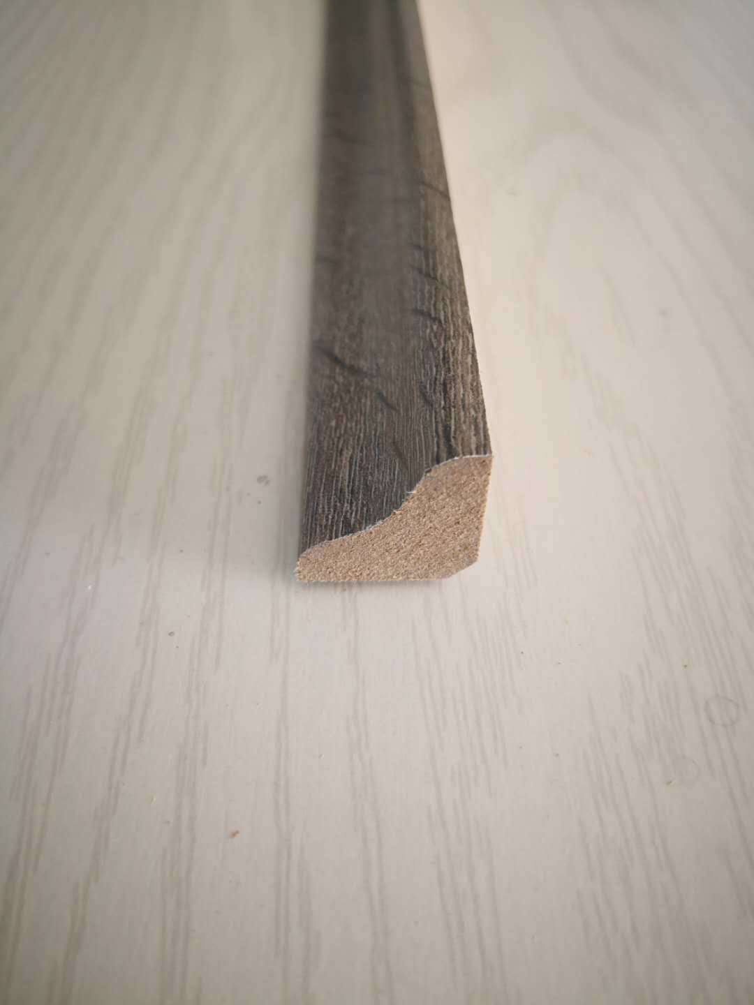 Stable Solid Wood Molding