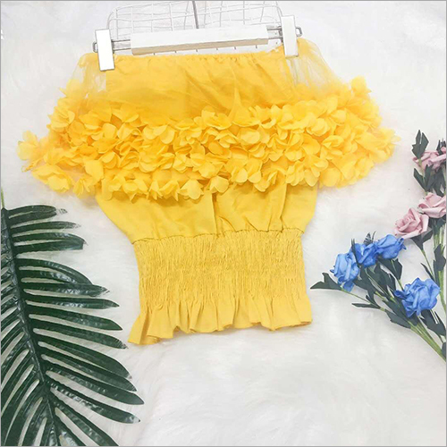 ऊनी पीले रंग के टॉप