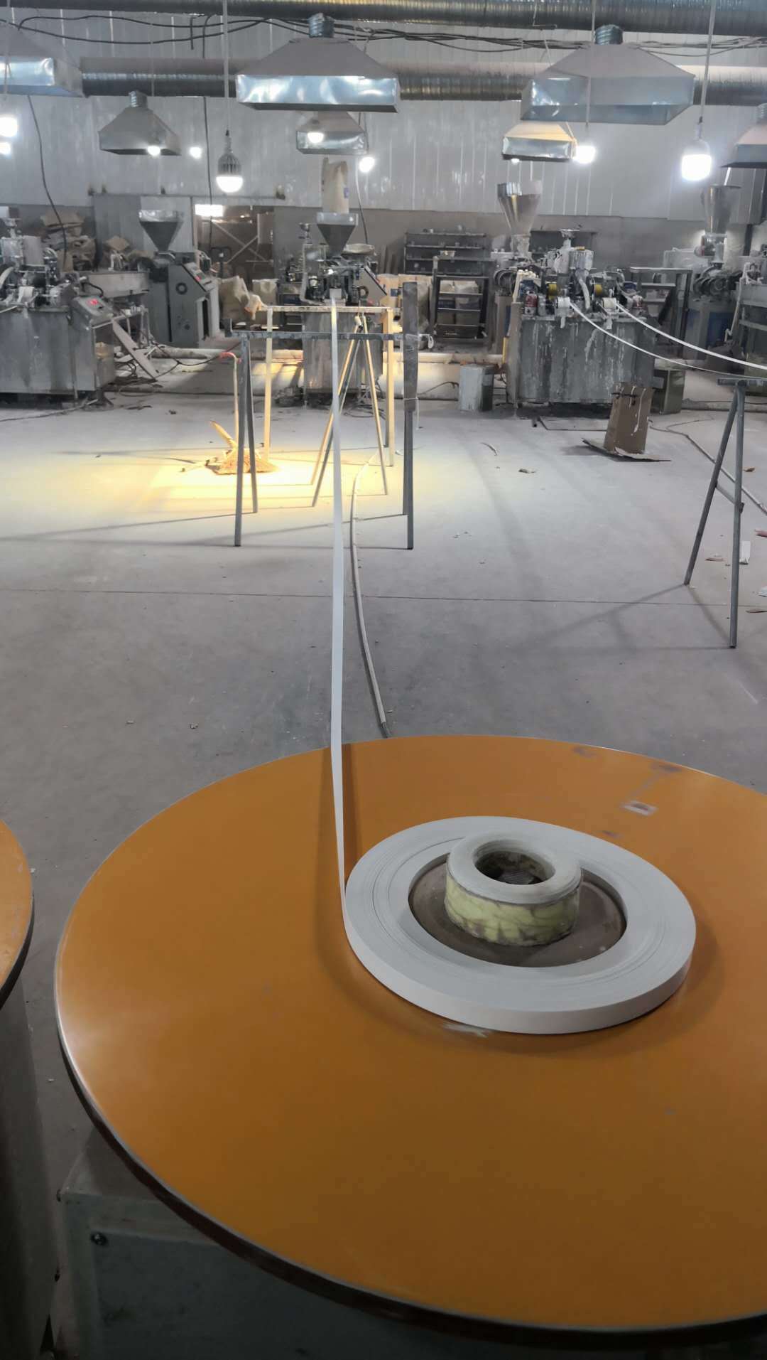 1.3*23mm 3d Pvc Double Color Edge Banding Application: Kitchen