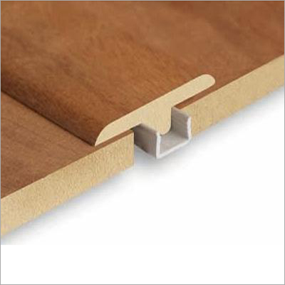 टुकड़े टुकड़े में लकड़ी की टी प्रोफाइल