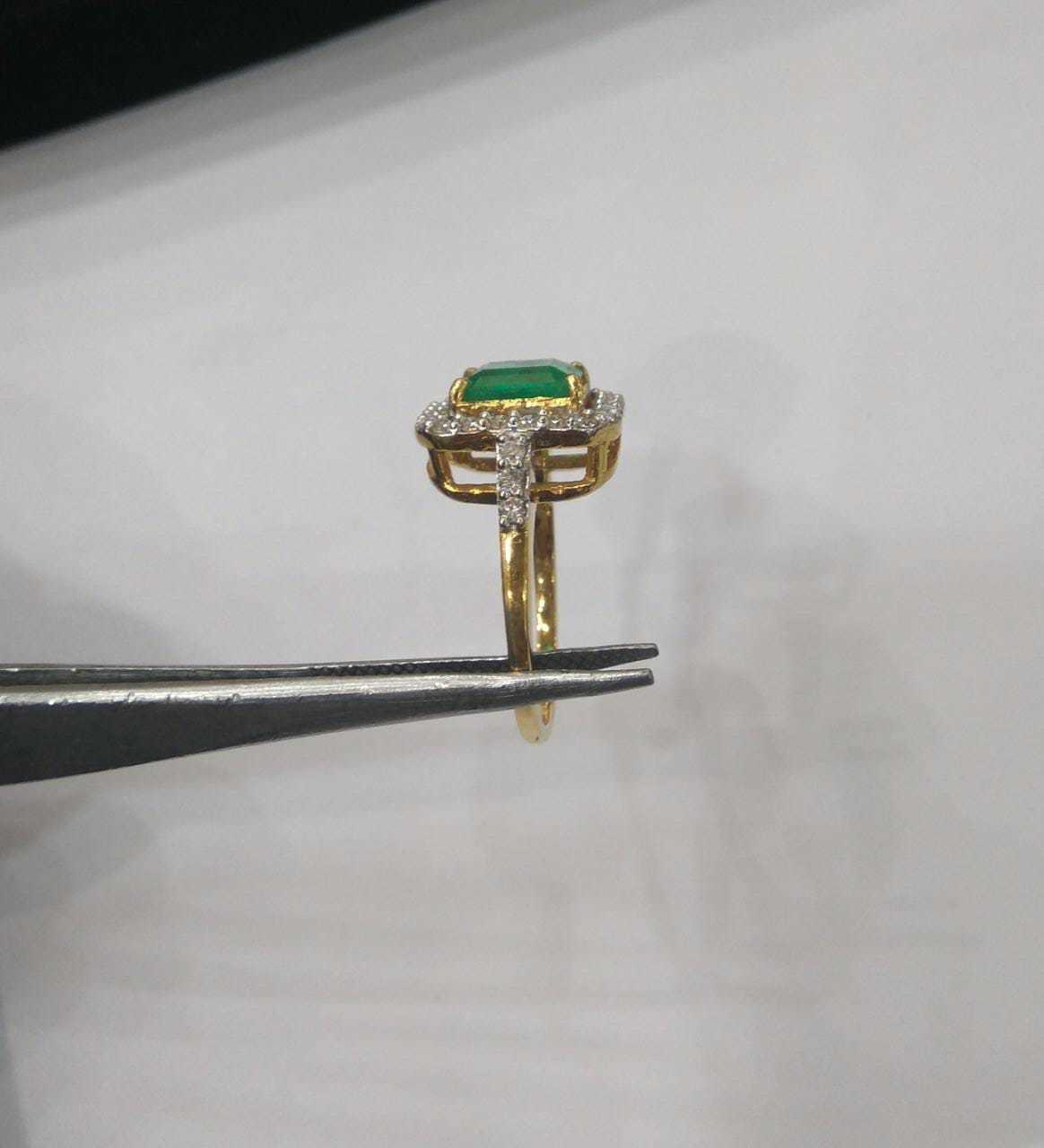 Emerald Ring - Emerald Cut Natural Emerald, Green Color | Bis And Gie Certified, Exquisite Ex-cut Diamonds In Yellow And White Gold