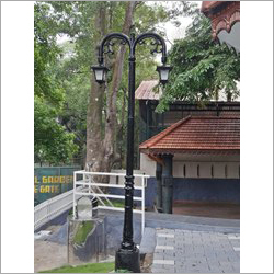 कास्ट आयरन दो लाइट लैम्प पोल