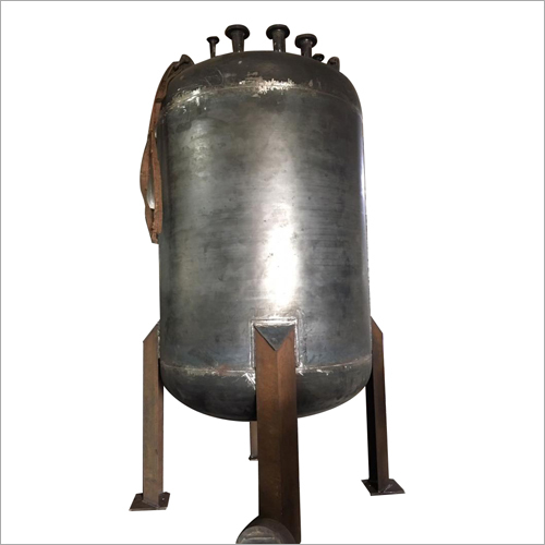 Chemical Storage Tank - Stainless Steel, 5000 Liters, 2.0 Meters Diameter, 3.5 Meters Height, 10 Bar Pressure Rating, 6 mm Wall Thickness, 1500 kg Weight | Corrosion Resistant, Durable Build, Easy Access, Long Lasting, Safe Storage