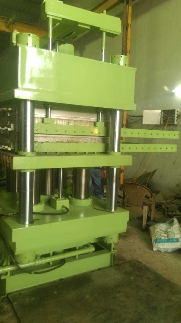 Single Station Hydraulic Rubber Moulding Press - Automatic Grade: Automatic