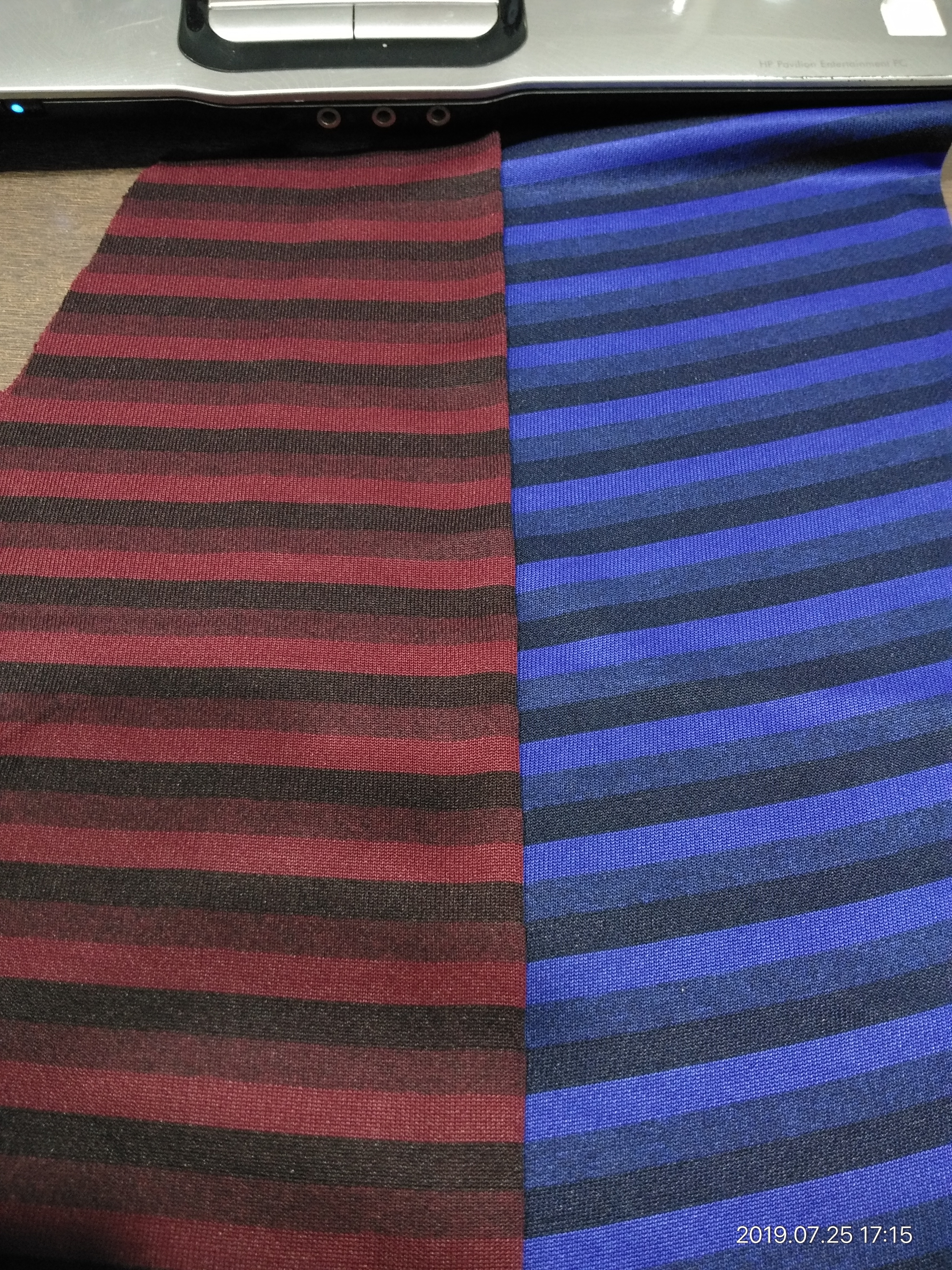 Magic Patta Fabric - 300 Millimeter Length, Knitted Texture | Plain Black And Red Printed Fabric, 200 Kilograms Weight