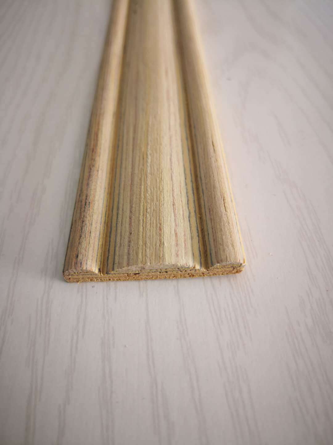 Picture Rail Molding, Pine Moulding Core Material: Solid Wood