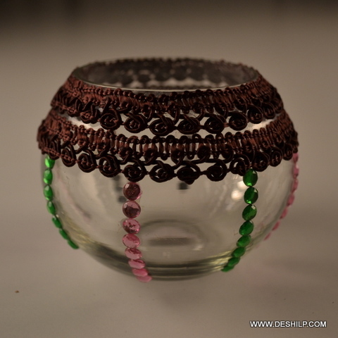 एंटीक इमिटेशन डेकोरेटेड ग्लास कैंडल होल्डर