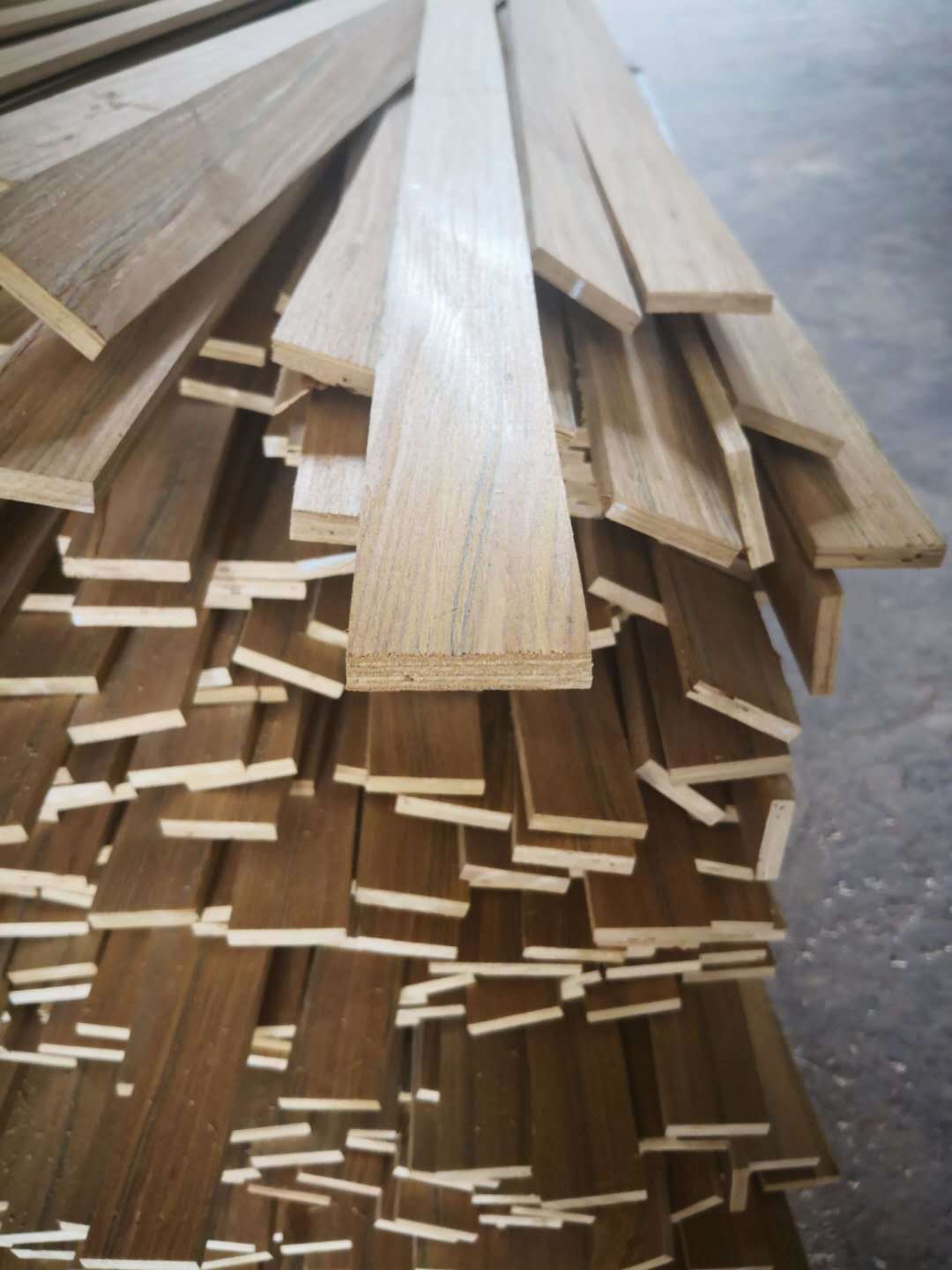 Paulownia Wooden Moulding Core Material: Solid Wood