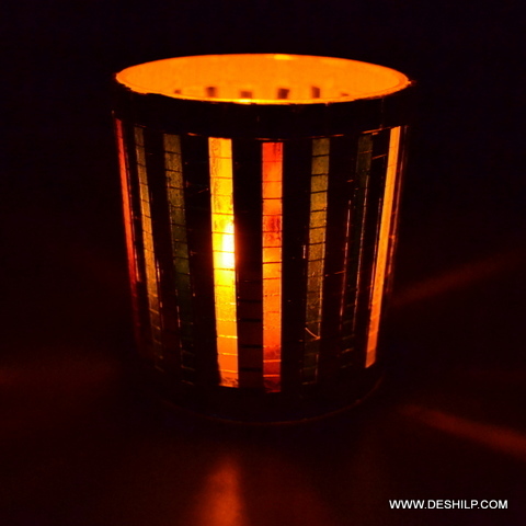 एंटीक इमिटेशन डेकोरेटेड ग्लास कैंडल होल्डर