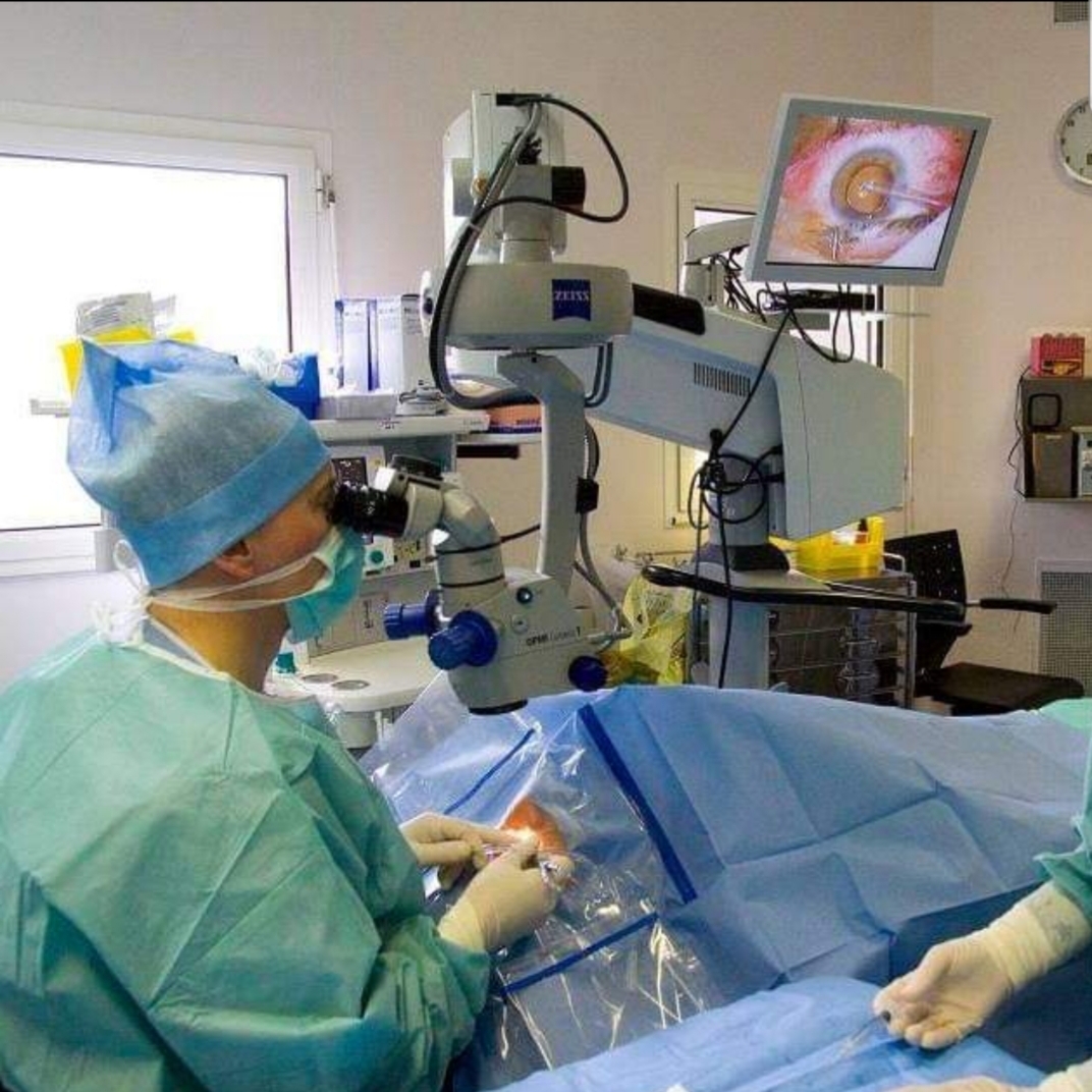 Blue Ophthalmic Eye Drape With Fluid Bag