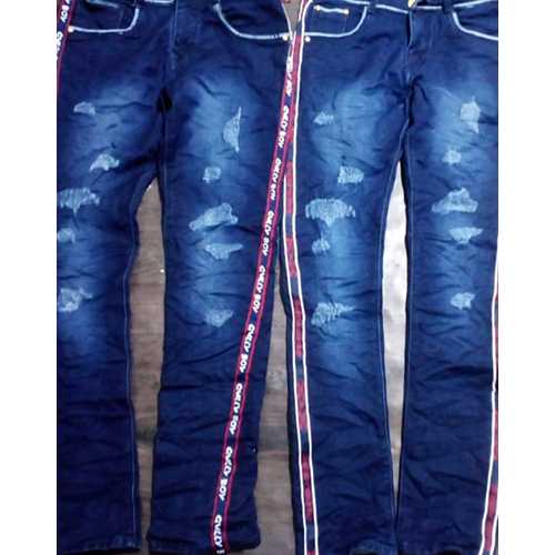 बच्चों की खुरदुरी जीन्स