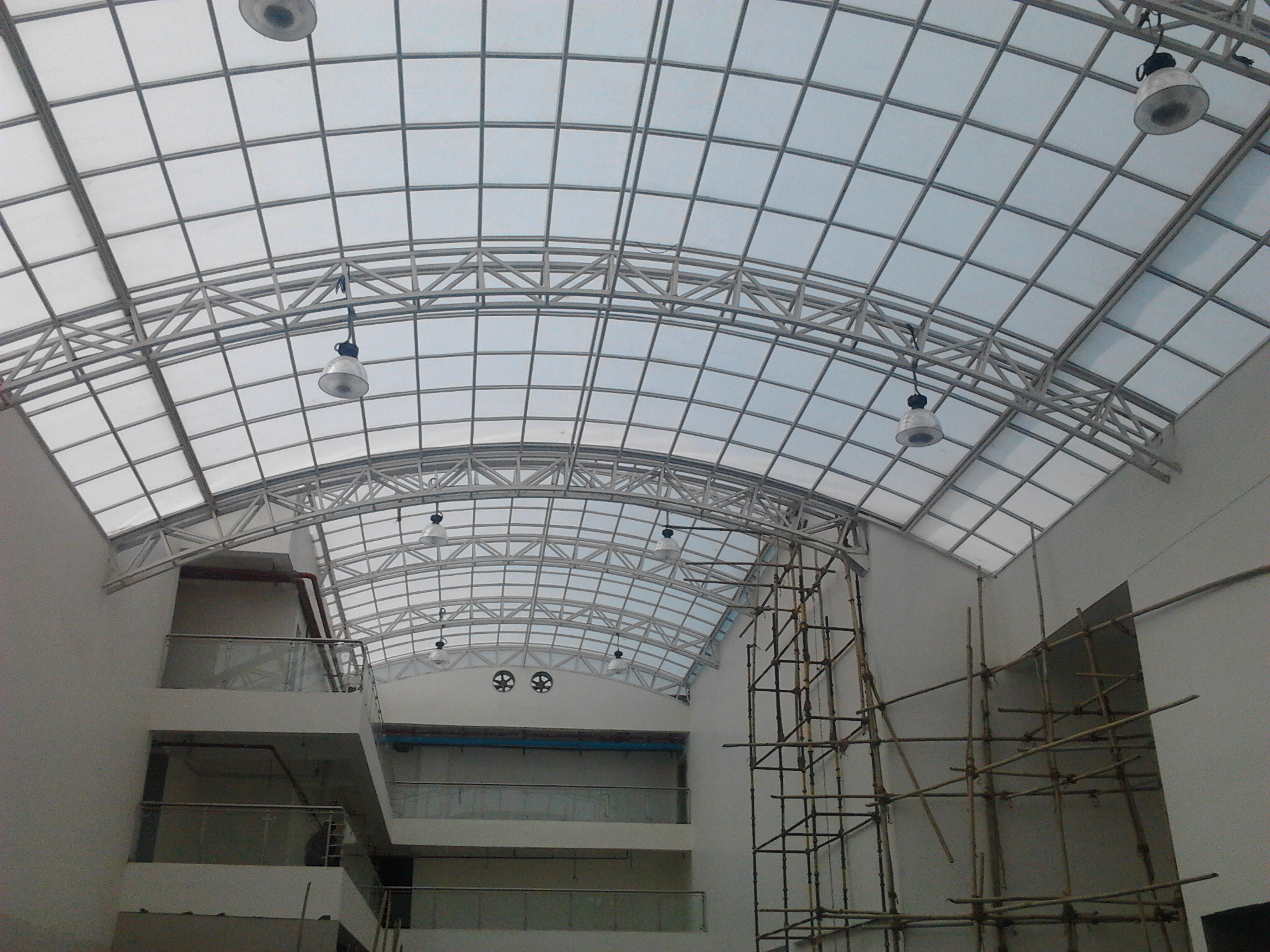 Polycarbonate Roofing Structure - Steel Ms Structure 16m X 40m | Durable Vault Design, 11.8m Length, 6-40mm Thickness, Red Oxide Primer, Terracotta Plain Roof Tiles