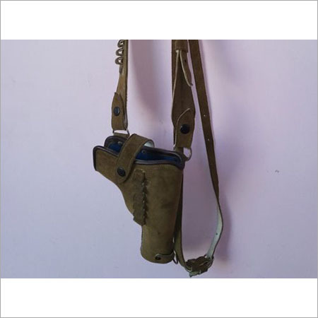 बेल्ट के साथ रिवॉल्वर कवर