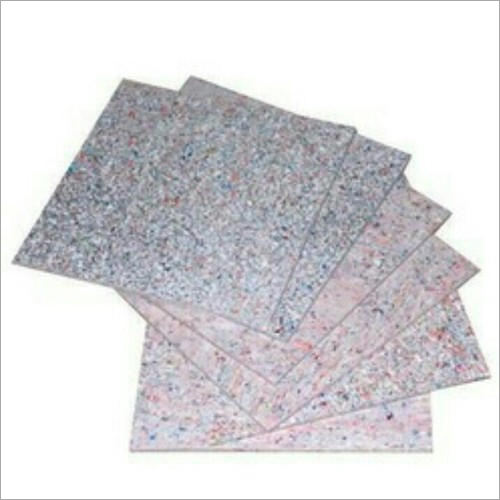 मल्टी कलर्स रिसाइकिल्ड प्लास्टिक पैलेट में उपलब्ध