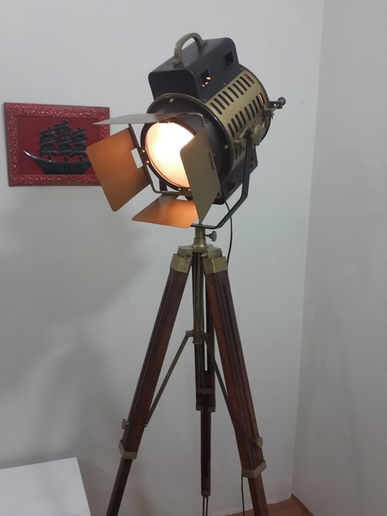 Thor Vintage Studio Theater Spot Light Designer Antique Tripod Search Light Spot Lamp Brown