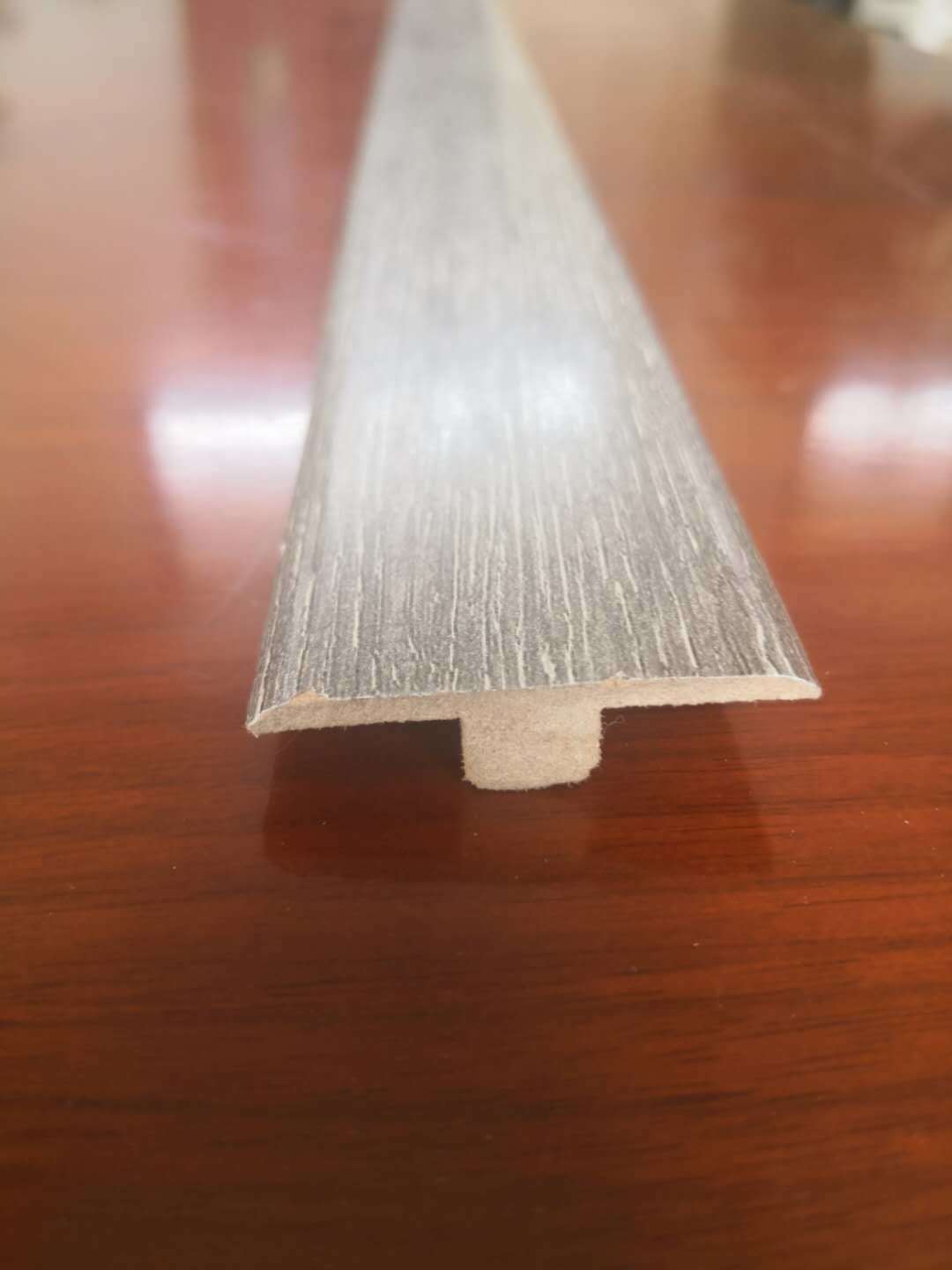 High Quality Decorative Wooden Moulding Core Material: Solid Wood