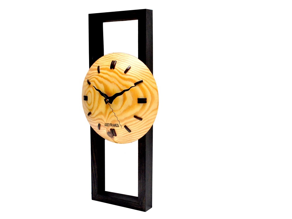 Wooden  Wall Clock Size: 18 Inch X 4 Inch X 9 Inch