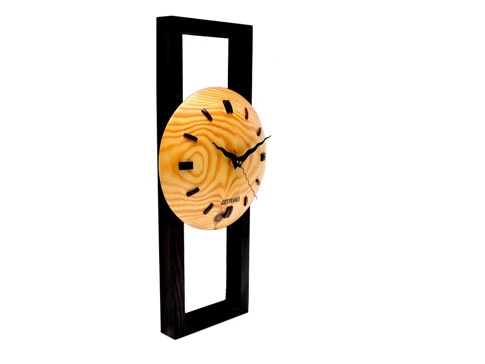 Wooden  Wall Clock Size: 18 Inch X 4 Inch X 9 Inch