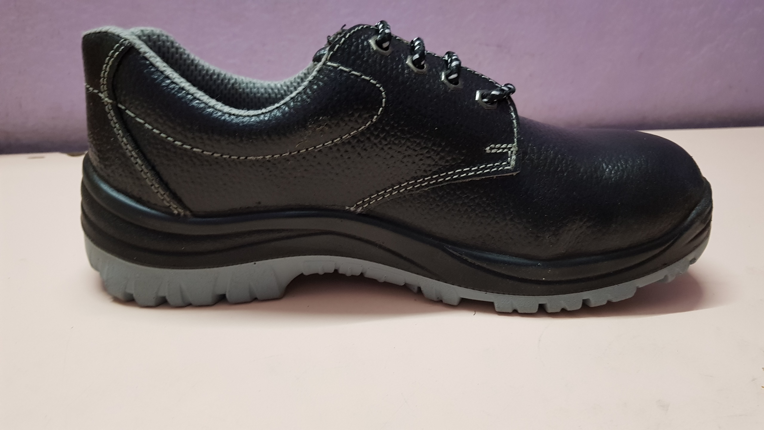 Safety Shoes - Untearable Material, Size 9, Black Color | Pvc Sole, Midsole Protection, Temperature Resistance, Anti-slip Base