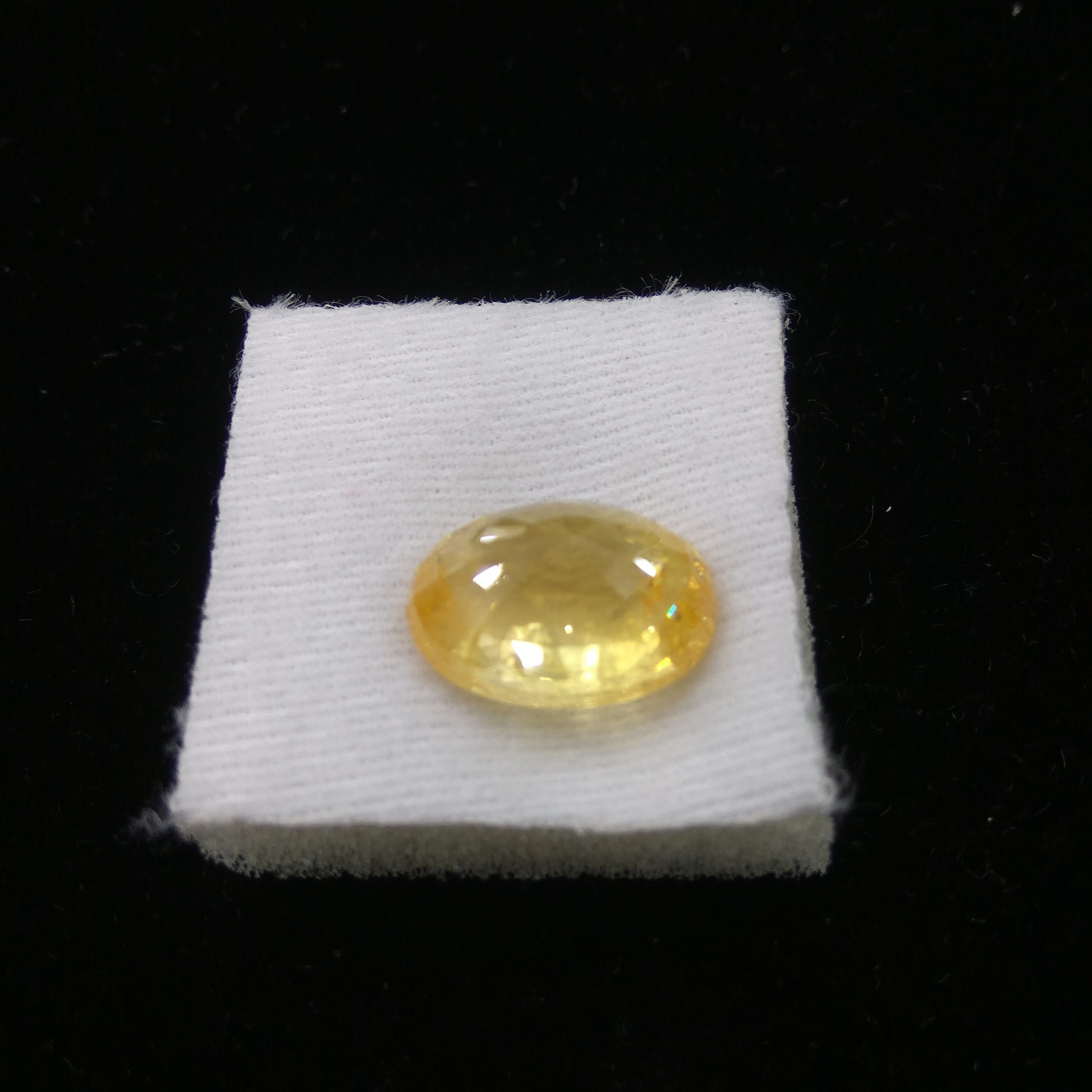 Yellow Sapphire - 13.20 Carats Natural Oval Cut , Ceylon Origin, Unheated & Untreated With Rich Yellow Color And Excellent Specs